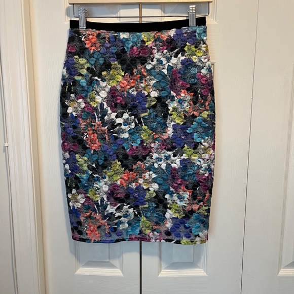 Tahari size 2 New with Tags skirt - Picture 3 of 14